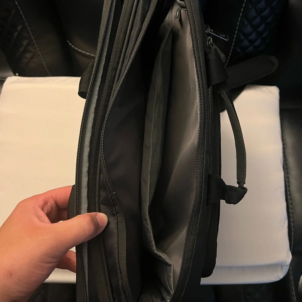 DELL DellT43DV Laptop/Messenger Bag